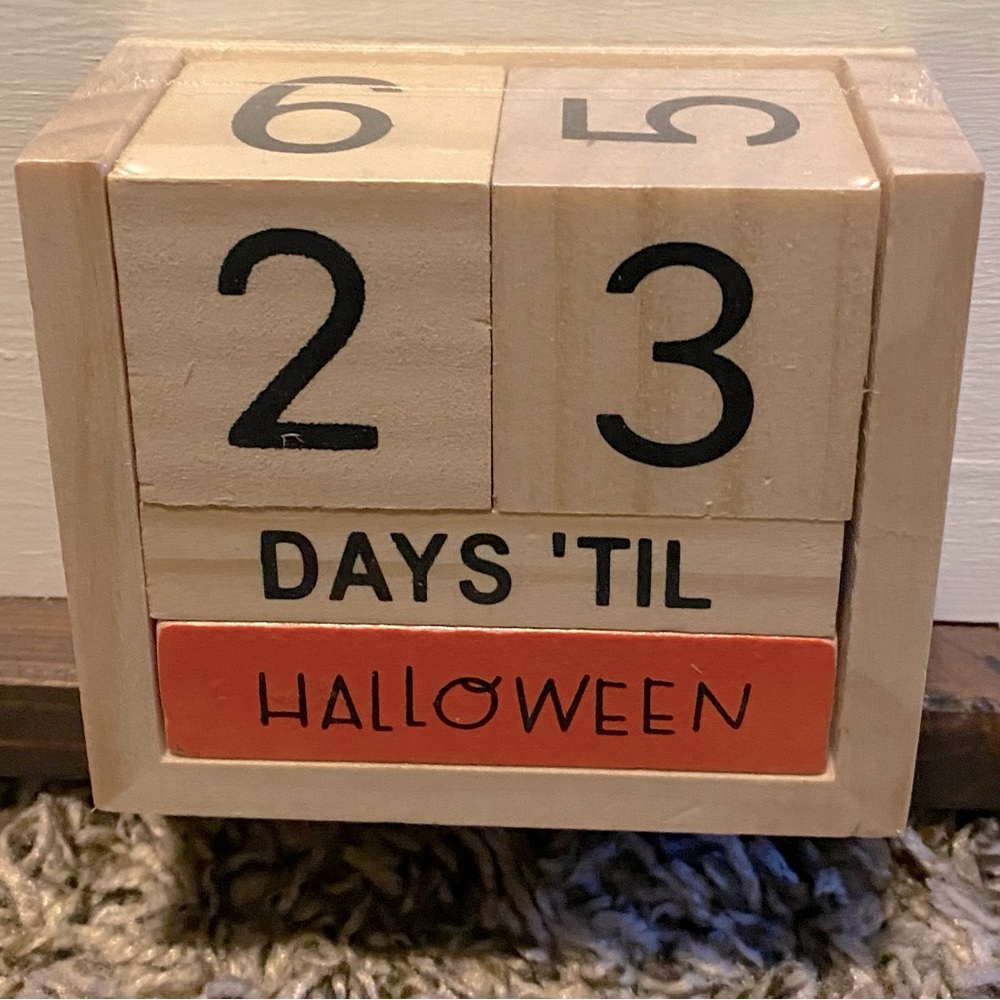 Wooden countdown holiday calendar